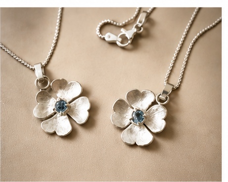 Dije Flor con Topacio